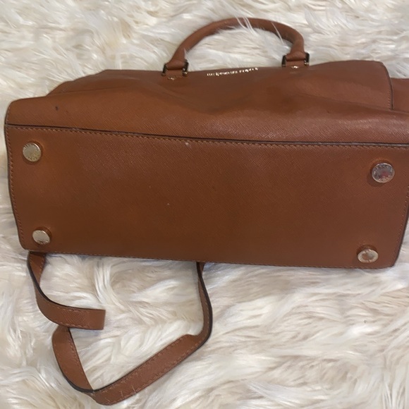 Michael Kors Selma Medium Brown Bag - Picture 6 of 8